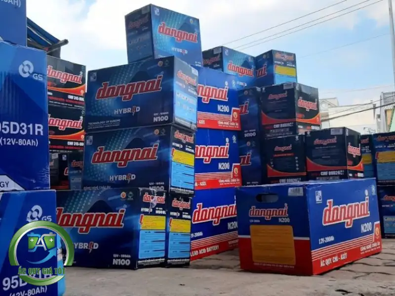 Bảng giá dịch vụ và các yếu tố ảnh hưởng đến chi phí thay bình ắc quy