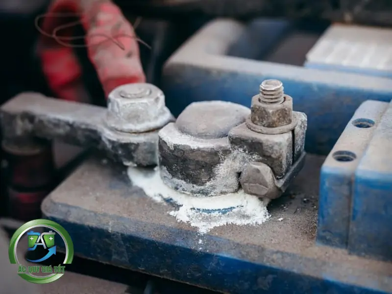 Dấu hiệu nhận biết ắc quy ô tô cần thay thế