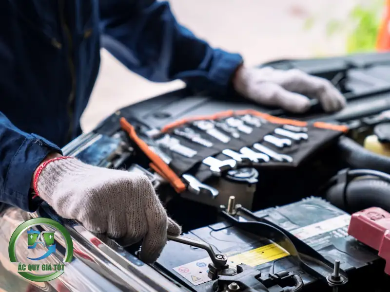 Bảng giá thay ắc quy ô tô và các yếu tố ảnh hưởng đến chi phí