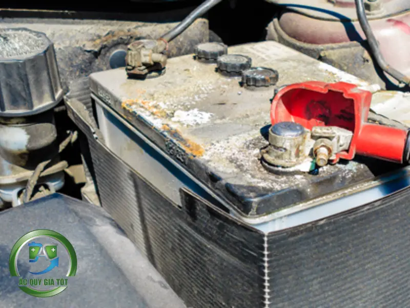 Dấu hiệu nhận biết ắc quy ô tô cần được thay thế kịp thời
