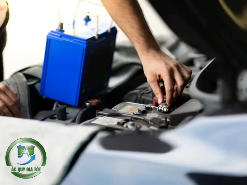 Dịch vụ thay bình ắc quy ô tô Phường Tương Mai uy tín