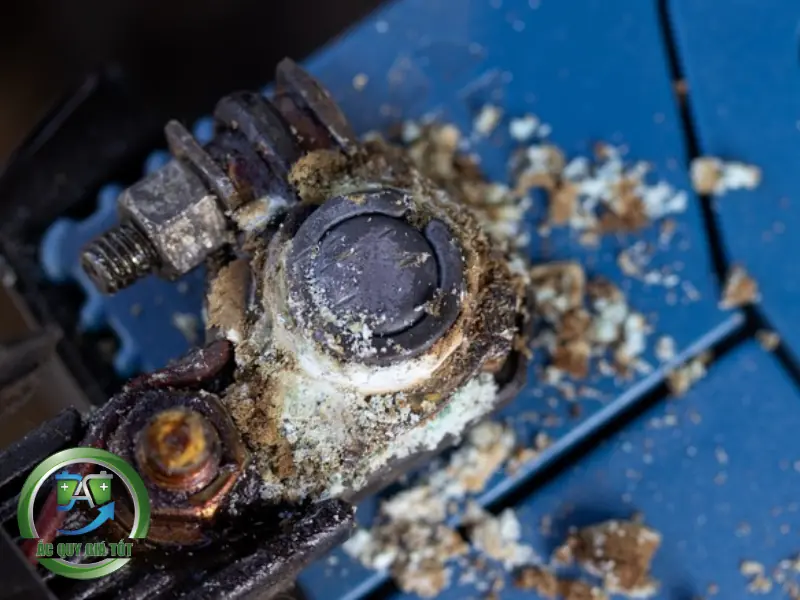 Dấu hiệu cảnh báo ắc quy yếu hoặc hỏng