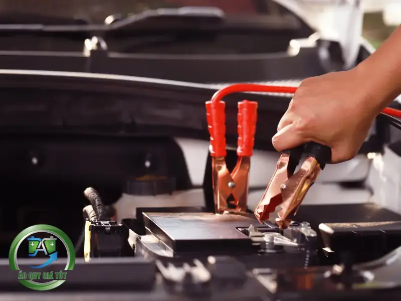 Dịch vụ sạc bình ắc quy ô tô là gì?