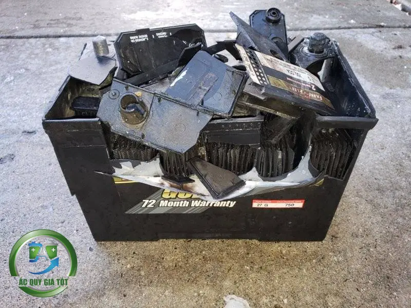 Những nguyên nhân phổ biến dẫn đến tình trạng nổ ắc quy