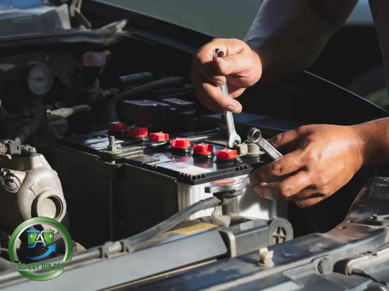 Quy trình thay ắc quy ô tô phường Kim Liên của Ắc Quy Giá Tốt
