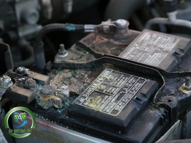 Khi nào cần thay ắc quy ô tô?