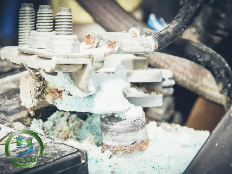 Nguyên nhân phổ biến khiến ắc quy nước bị yếu