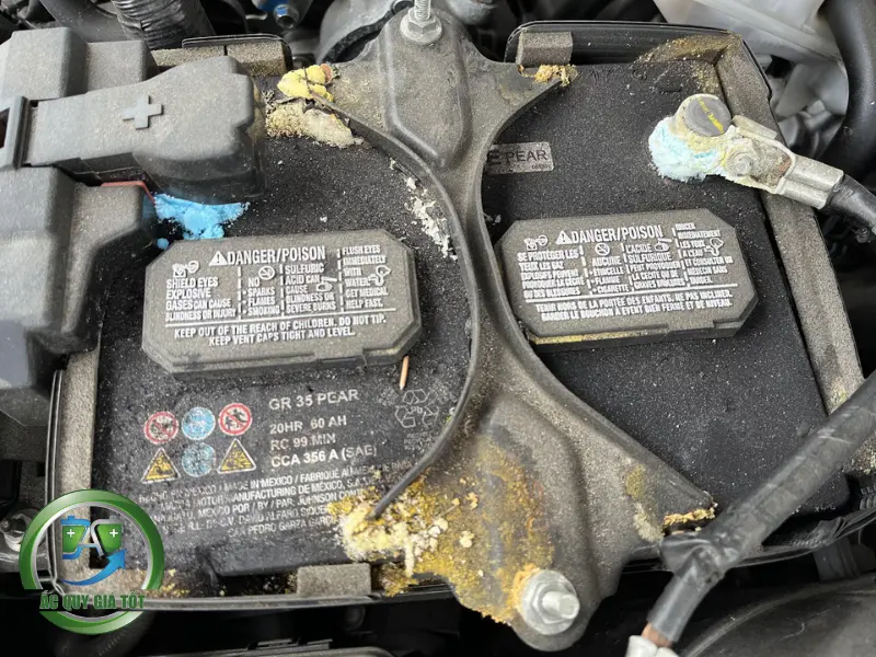 Những dấu hiệu điển hình cảnh báo bạn cần thay ắc quy ô tô ngay lập tức