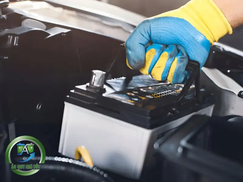 Quy trình thay ắc quy ô tô chuyên nghiệp của Ắc Quy Giá Tốt