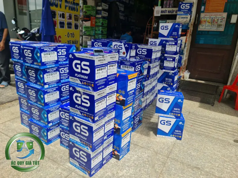 Tại sao nên chọn mua bình ắc quy GS 12V 90Ah tại Ắc Quy Giá Tốt